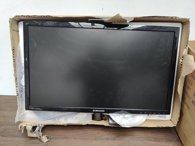 Lot 8 - Samsung gaming monitor in box