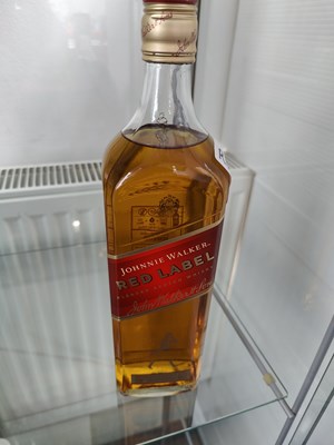 Lot 89 - Johnnie Walker Red Lable Blended Scotch Whisky 1L