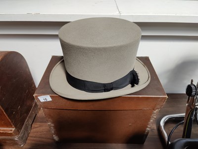 Lot 15 - Vintage top hat in box by WL Thomson of Glasgow