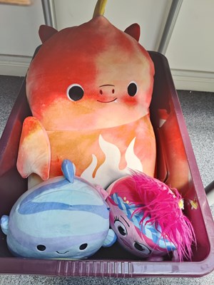 Lot 47 - 3 squishable soft toys