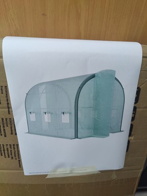 Lot 196 - Green house in box