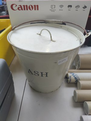 Lot 259 - Ash bucket