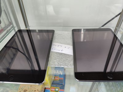 Lot 91 - 2 apple tablets model a1489 fully reset