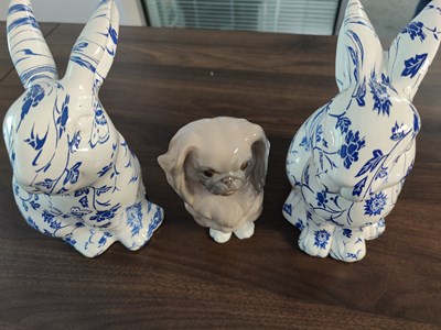 Lot 84 - 2 decorative bunnys and a lladro dog