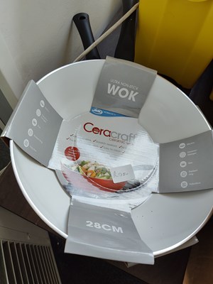 Lot 2 - 2 ceramic ultra non stick wok