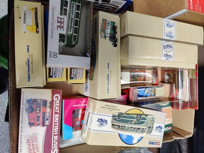 Lot 21 - Large qty of model buses boxed