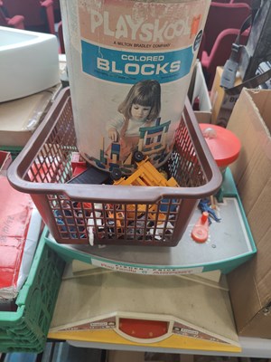 Lot 282 - Collection of vintage toys