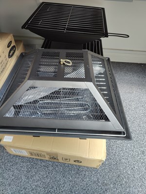 Lot 187 - 4 BBQ / fire pits with accessories part complete