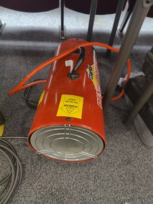 Lot 299 - Devil 900 Small Gas Heater