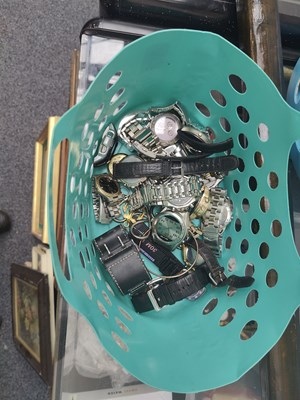Lot 137 - Job lot Of Watches