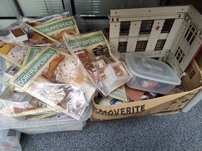 Lot 183 - Dolls house kits, magazines and accessories