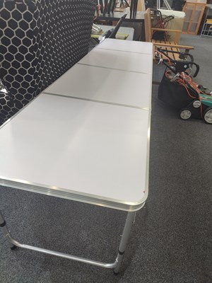 Lot 231 - Folding table ideal for markets and picnics