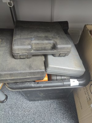 Lot 46 - Job lot of compressor,battery and hand tools