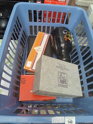 Lot 140 - Box of misc