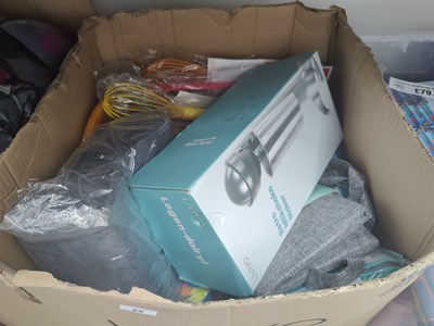 Lot 55 - Box of misc