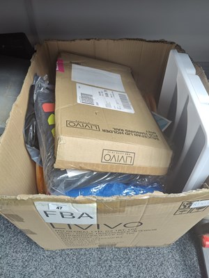 Lot 47 - Box of misc