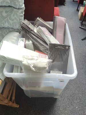 Lot 197 - Large box containing asstd bedding