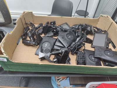 Lot 125 - 10 Garmin Ñuvi 2529 SatNavs & Mounts