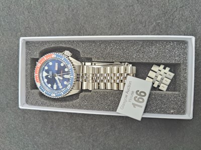 Lot 166 - Seiko red and blue gents watch