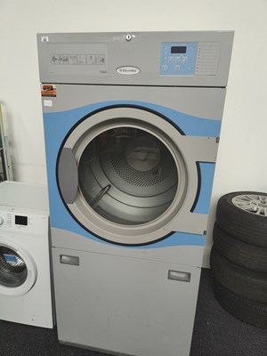 Lot 202 - Electrolux t4250 commercial laundry dryer