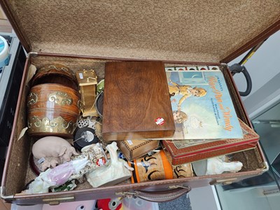 Lot 305 - Suitcase full of collectable items