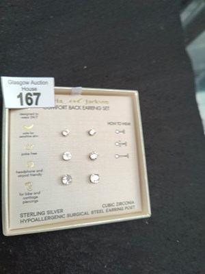 Lot 167 - Earnings bearing Olivia and Jackson logo