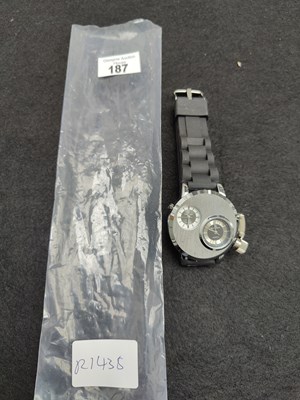Lot 187 - Gents watch with retro design face