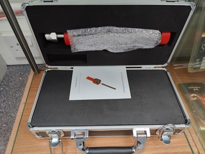 Lot 124 - 512 hz recieiver in hard case