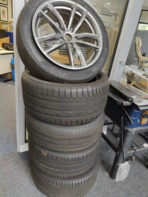 Lot 260 - Bmw 5 series m sports wheels x5