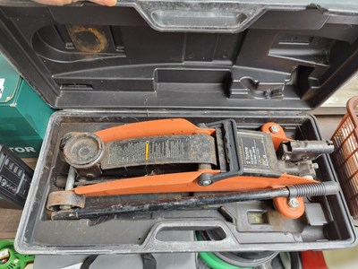 Lot 13 - Halford 2 tonne hydraulic trolley jack