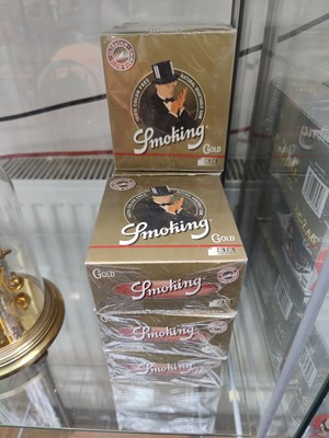Lot 109 - Large qty of smoking gold rolling papers