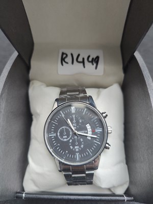 Lot 126 - Geneva gents watch in box