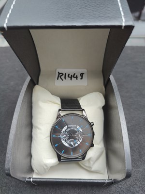 Lot 128 - Geneva gents watch in box
