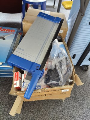 Lot 332 - Qty of stationary equipment