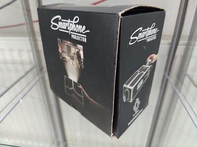 Lot 86 - Smartphone projector box kit - turns your phone into projector