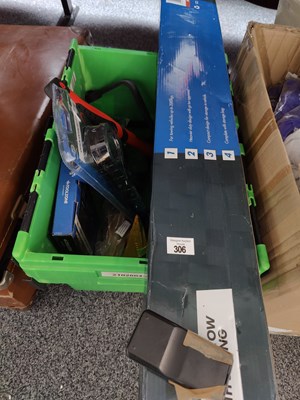 Lot 306 - Box of misc
