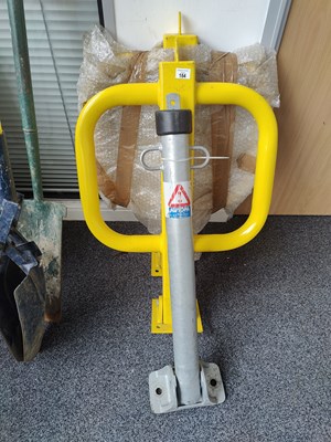Lot 184 - Set of parking Security Barriers