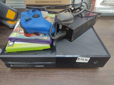 Lot 17 - Xbox one with with controller and 2 games untested