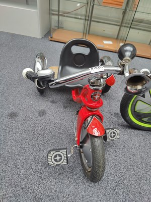 Lot 95 - Schwinn quality tricycle with minor damage to seat