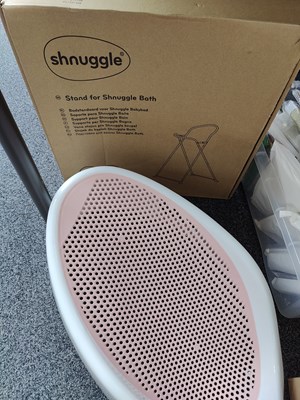 Lot 300 - Shnuggle baby bath and stand