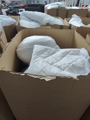 Lot 252 - Large Box of Assorted Bedding