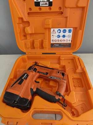 Lot 10 - Paslode impulse gun in case