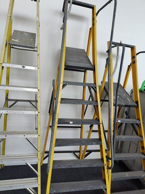 Lot 192 - Youngman 8 step ladder with handrail