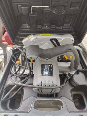 Lot 4 - Titan electric circular saw in carry case tested working