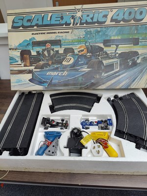 Lot 32 - Vintage scalextric 400 boxed race set including cars, controllers and other accessories untested