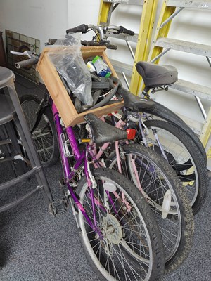Lot 203 - Bundle of 3 bikes with spare parts