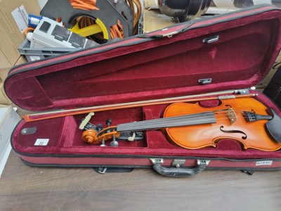 Lot 22 - Student violin in carry case with bow
