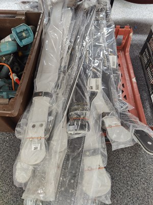 Lot 281 - Large qty of weight lifting belts