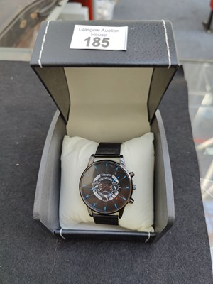 Lot 185 - Geneva gents wrist watch in box