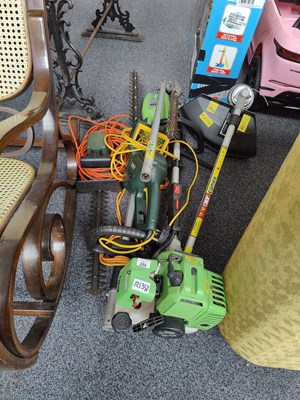 Lot 284 - Bundle of electric garden tools untested